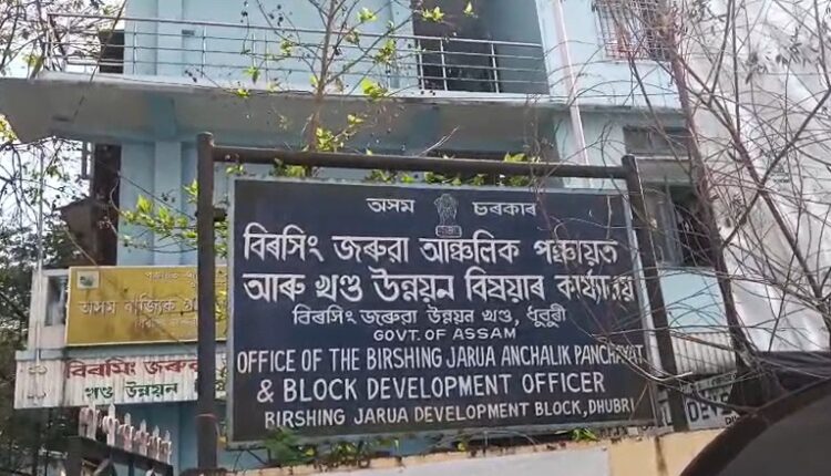 DHUBRI: পঞ্চায়েত সদস্যাকে প্রকাশ্যে ধর্ষণের হুমকি