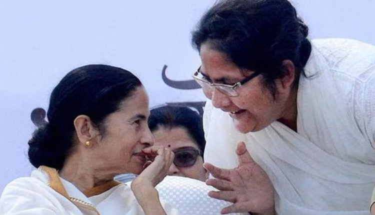 তৃণমূলের মিটিংয়ে মমতা ও দোলা